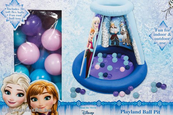 Anna en Elsa kijken toe terwijl u lekker aan het spelen bent!