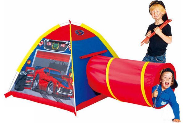 Garage tent met tunnel.