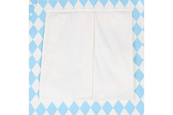 Uiteraard kunnen de gordijntjes ook gesloten worden.